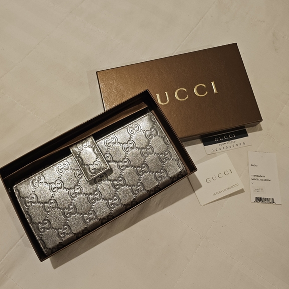 Host pick Gucci Guccissima Silver NWT vintage! - Picture 3 of 17